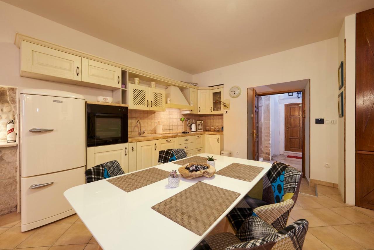 Apartment Capo Residence - Old Town - Parking Trogir Exteriér fotografie